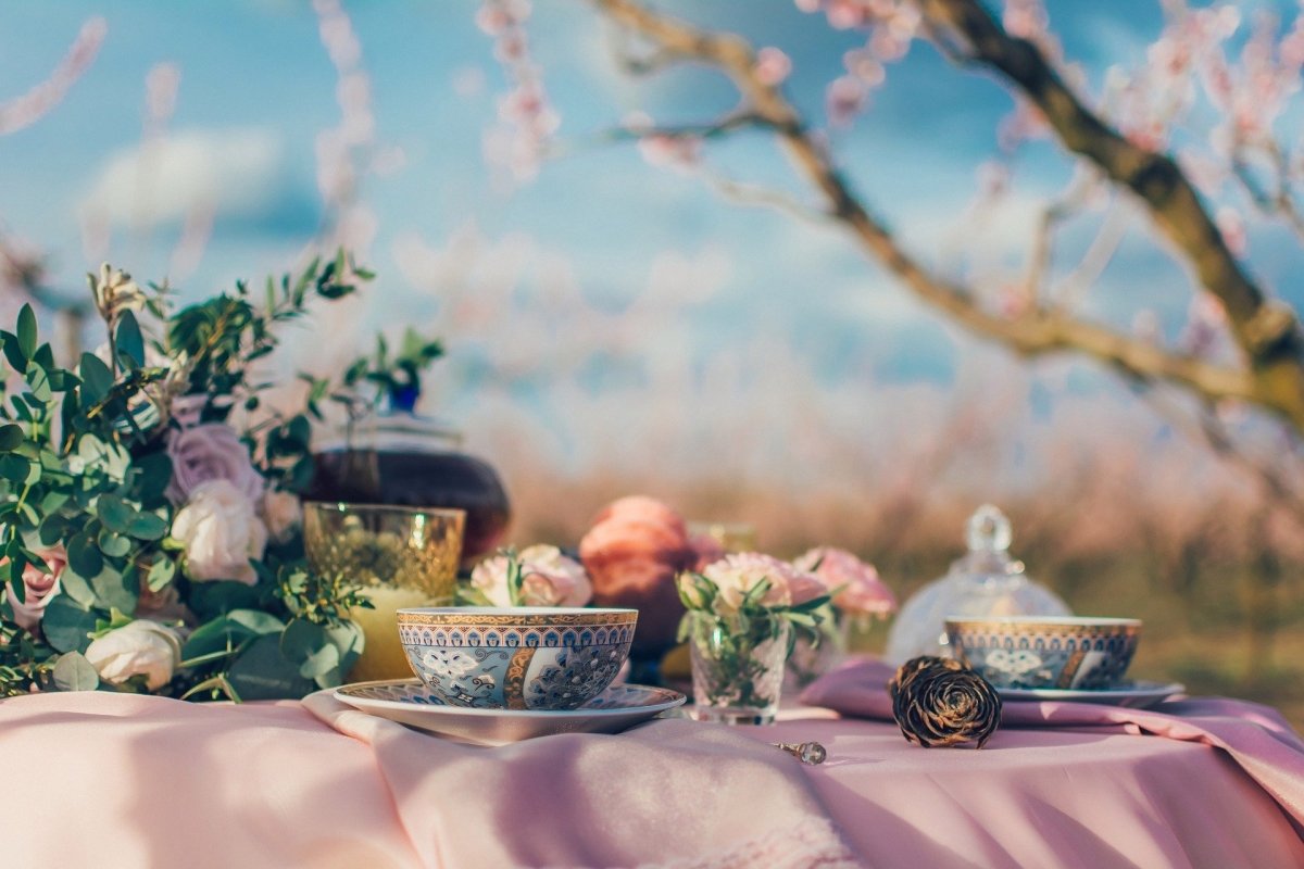 How is oolong tea properly prepared?