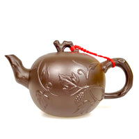 Yixing Zisha Teekanne aus Ton hergestellt mit typischen Weinreben Ornamenten - 500ml - Evergreen Teashop