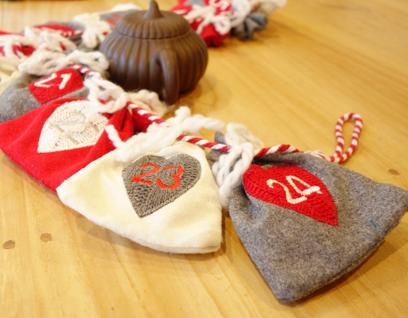 Adventskalender Säckchen mit losen Tee befüllt