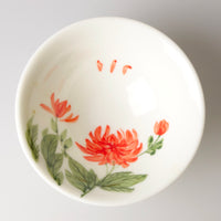 Detailansicht Dhalia chinesische Teeschale aus Keramik mit handbemaltem Design